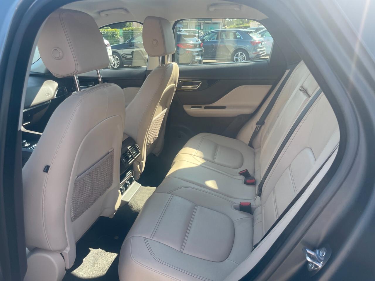 Jaguar F-Pace 2.0 D 180 CV AWD aut. Prestige