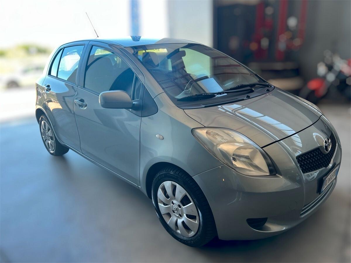 Toyota Yaris 1.3 5 porte/ok neopatentati