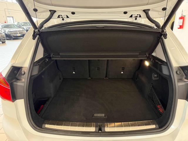 BMW X1 sDrive18d X line //LED//18//NAVI//