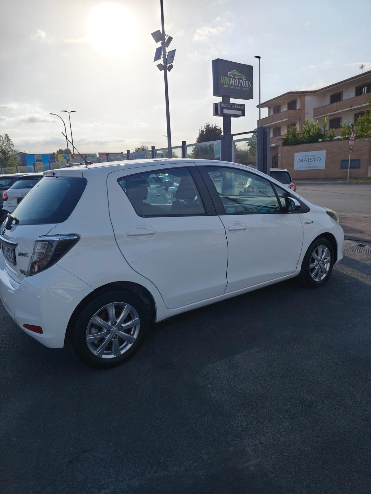 Toyota Yaris 1.5 Hybrid Lounge 07/2013
