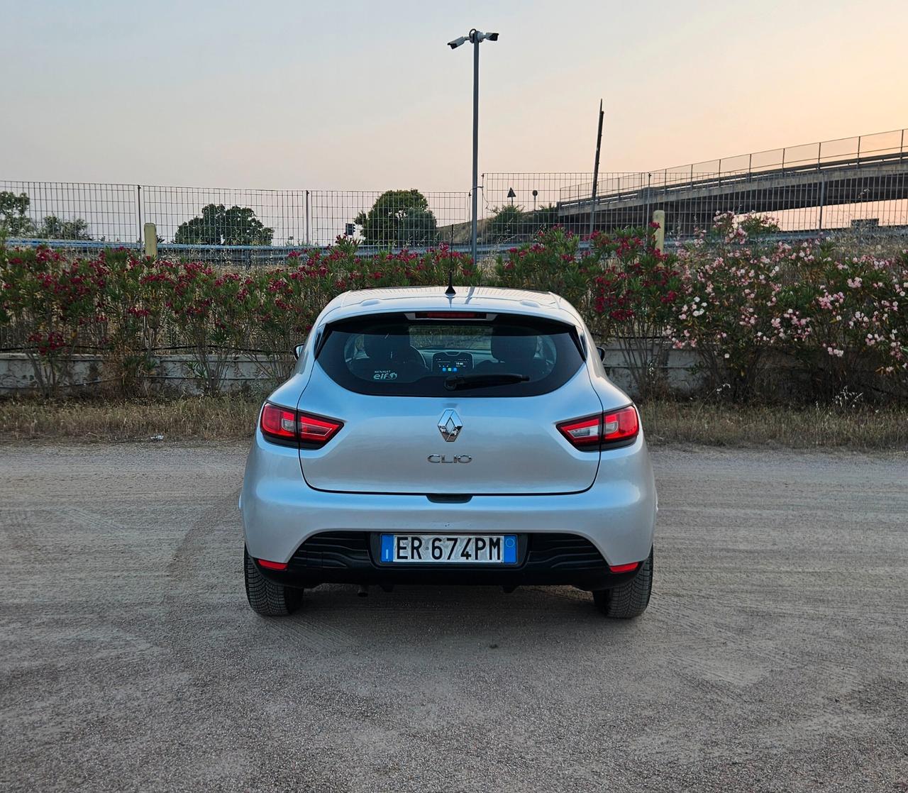 Renault Clio 1.2 75CV 5P Costume National
