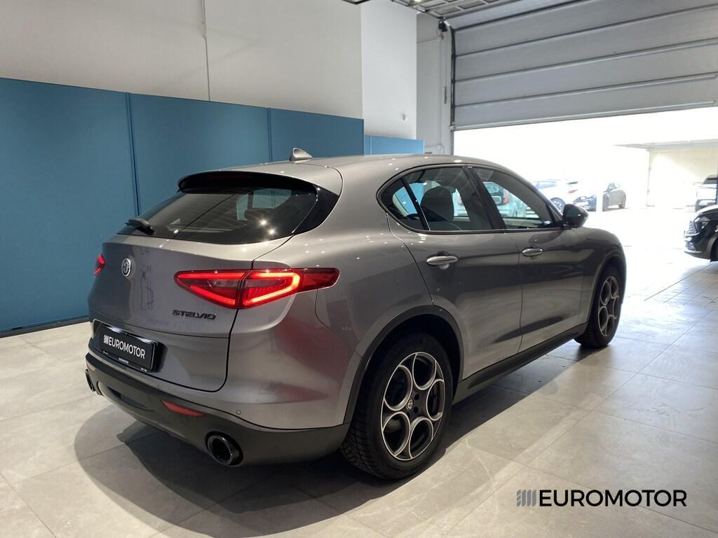 Alfa Romeo Stelvio 2.2 Turbo Sprint RWD AT8