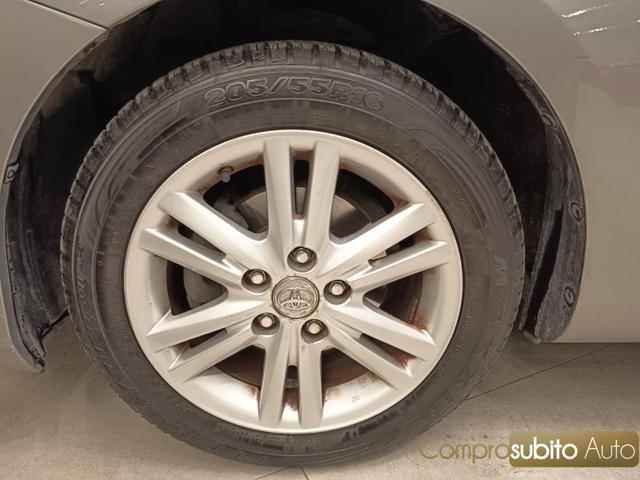 TOYOTA Prius 1.8 Active