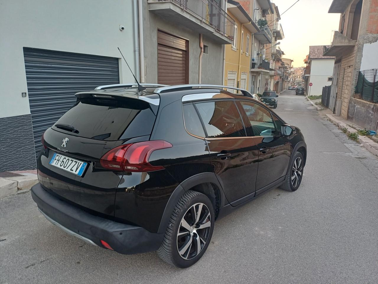 Peugeot 2008 BlueHDi 120 S&S Allure