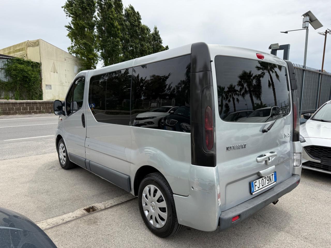 Renault Trafic 1.9 dCi 9 POSTI VETTURA