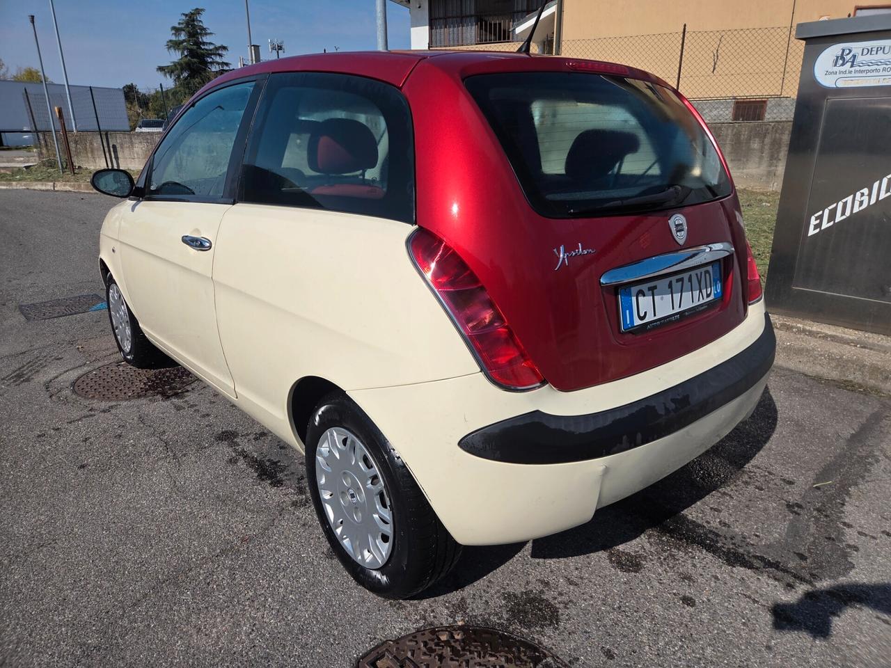 Lancia Ypsilon 1.2 16V Platino