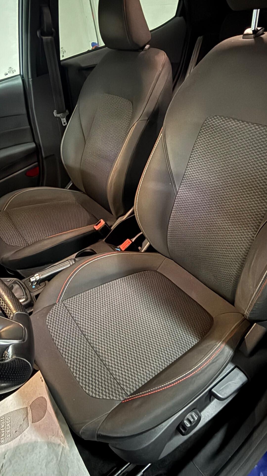 Ford Fiesta 1.5 TDCi 5 porte ST-Line