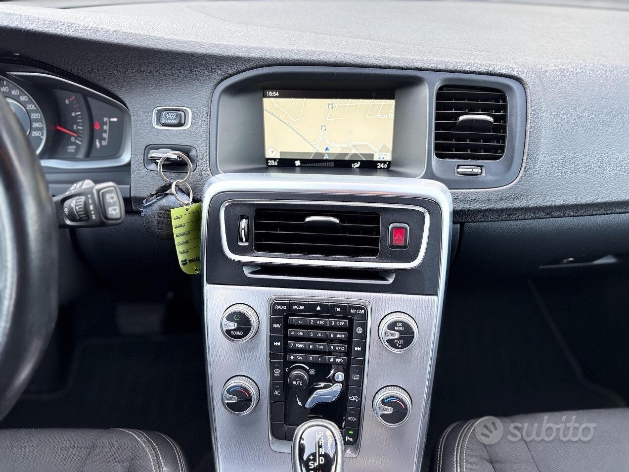 Volvo V60 Cross Country 2.0 Diesel 150CV E6 - 2017