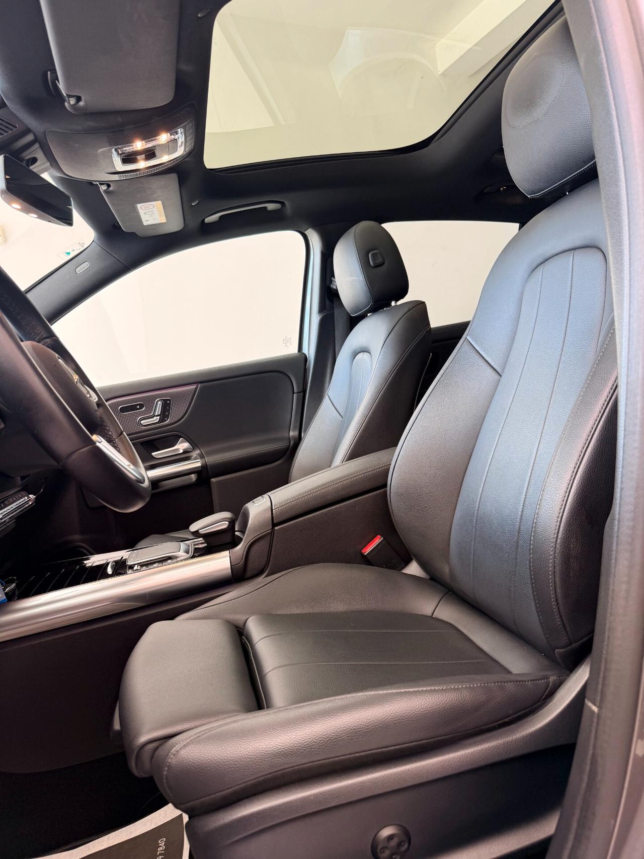 Mercedes-benz GLA 200 d Premium auto AMG TETTO APRIBILE,LUCI SOFFUSE,TELECAMERA,APPLE CARPLAY,SEDILI RISCALDABILI,VIRTUAL