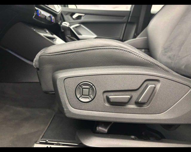 AUDI Q3 35 TDI S tronic Business Advanced