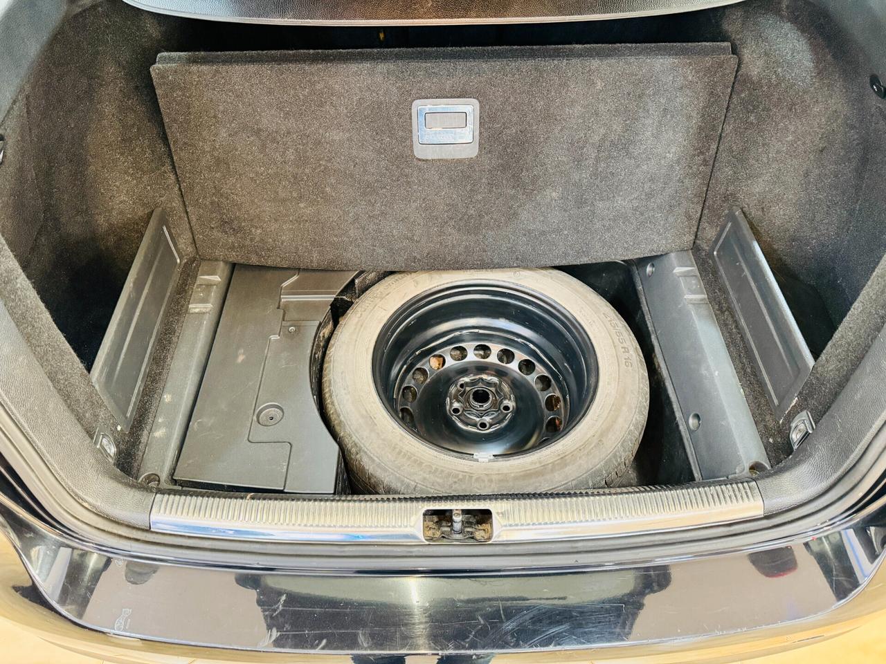 Volkswagen Passat 2.0 TDI 140CV - Touch/Distrib. Nuova/Sedil.Riscald