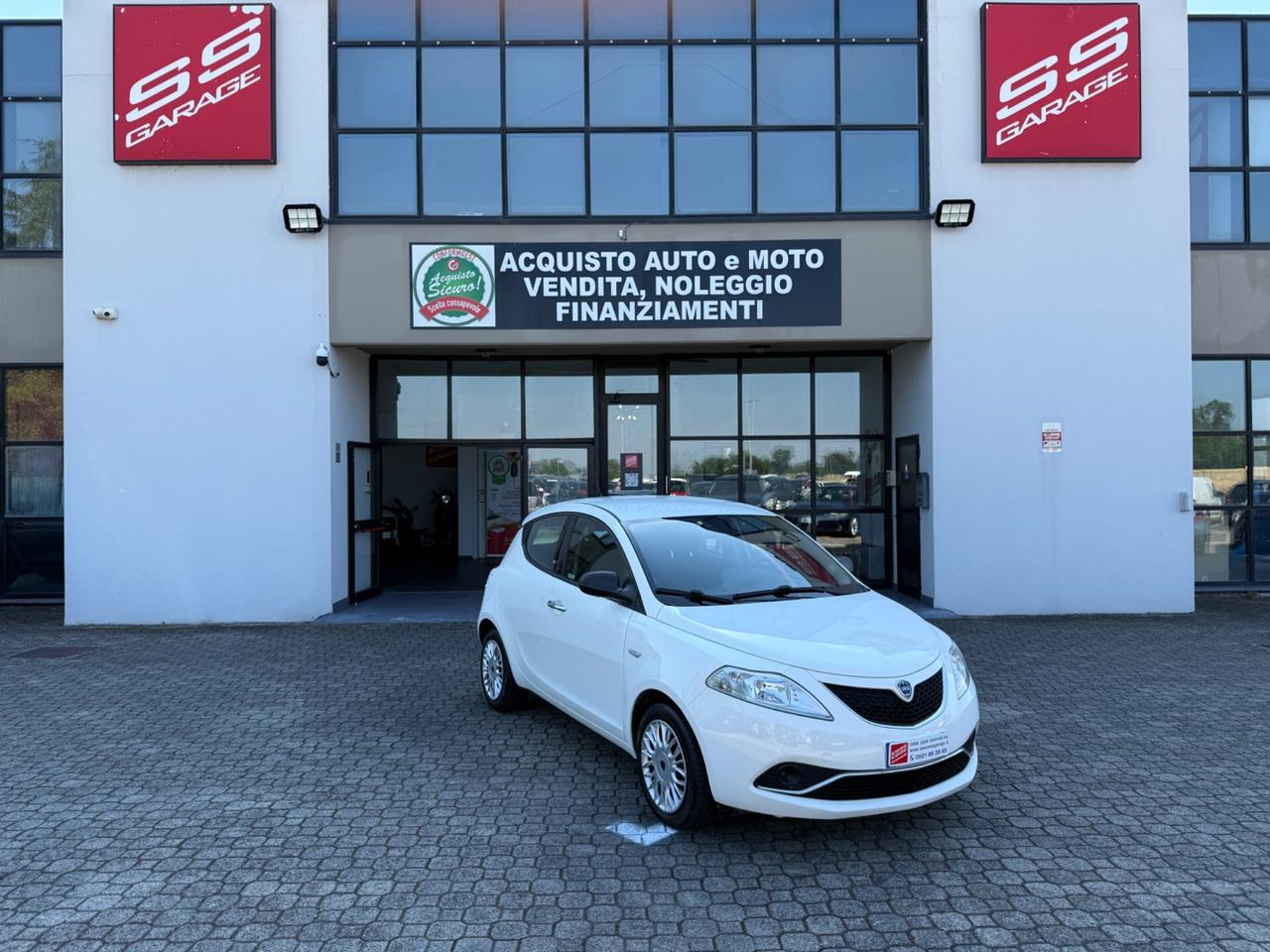 Lancia Ypsilon 1.2 69 CV 5 porte Platinum