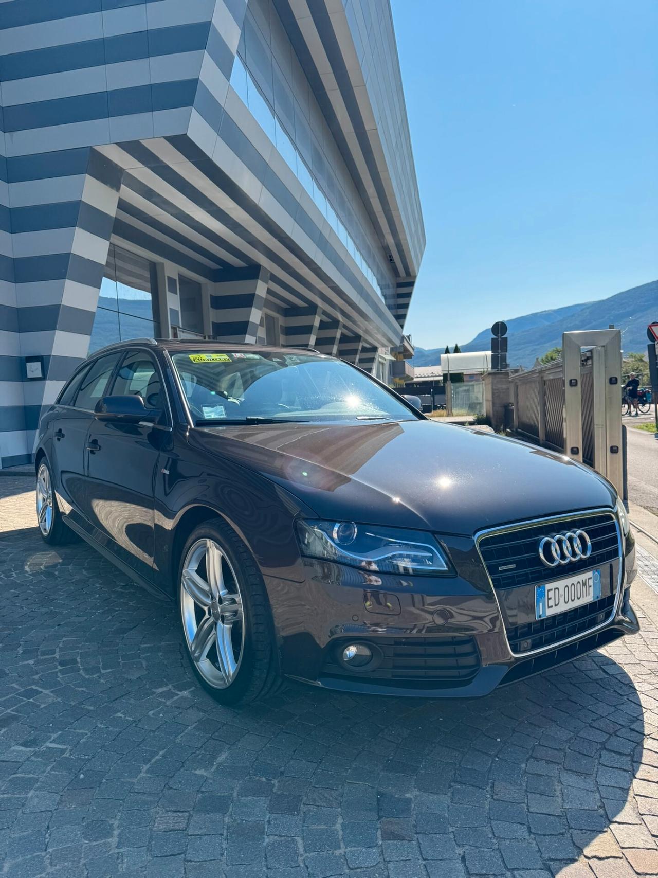 Audi A4 Avant 3.0 TDI quattro tiptronic SLine TETTO 19"