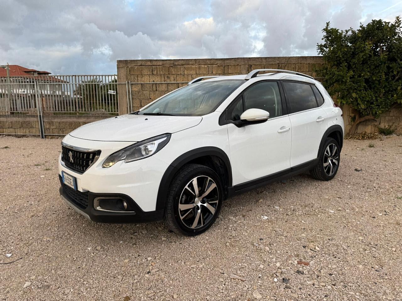 Peugeot 2008 BlueHDi 100 Black Matt