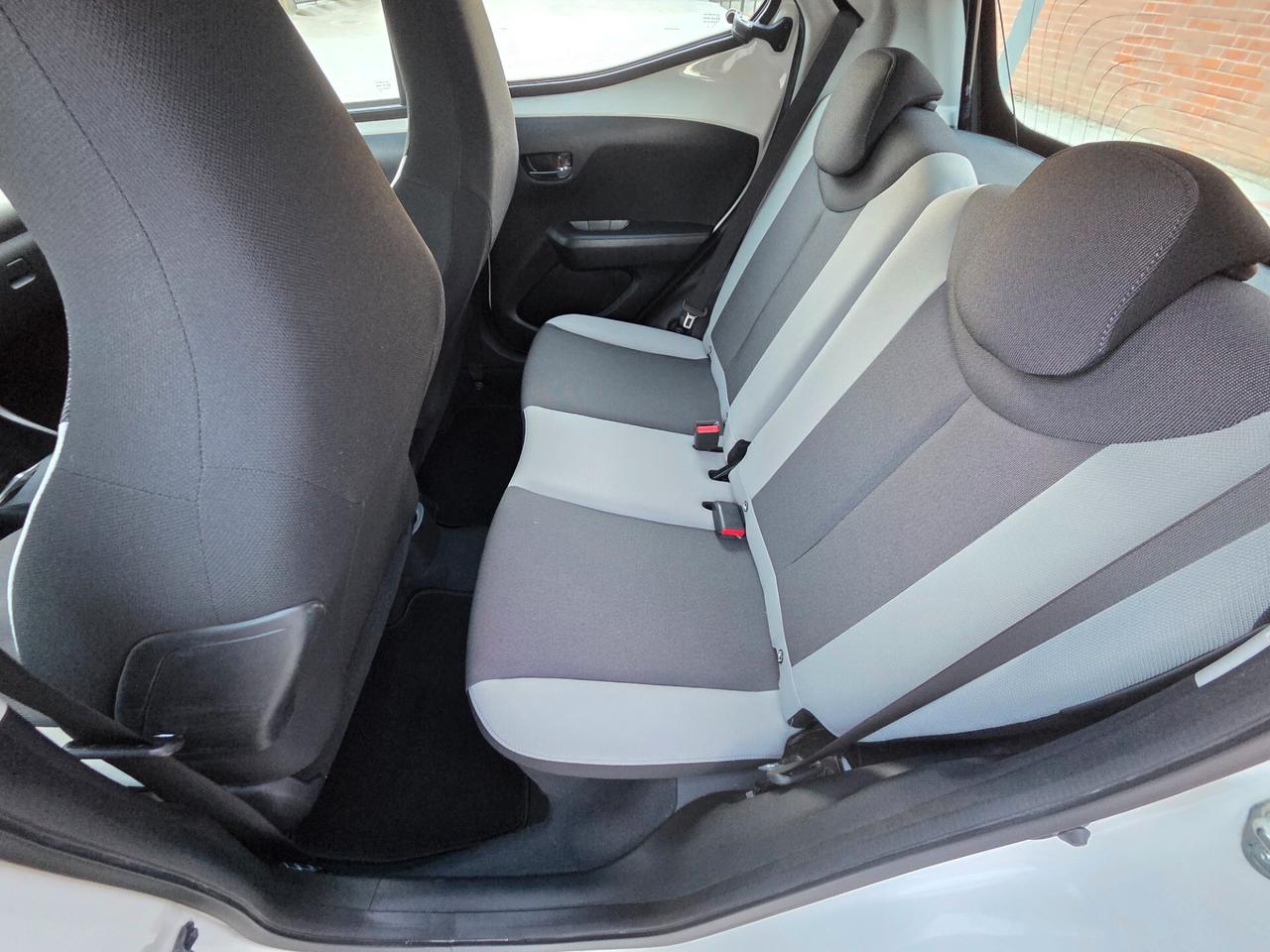 Toyota Aygo 1.0 VVT-i 69 CV 5 porte x-business