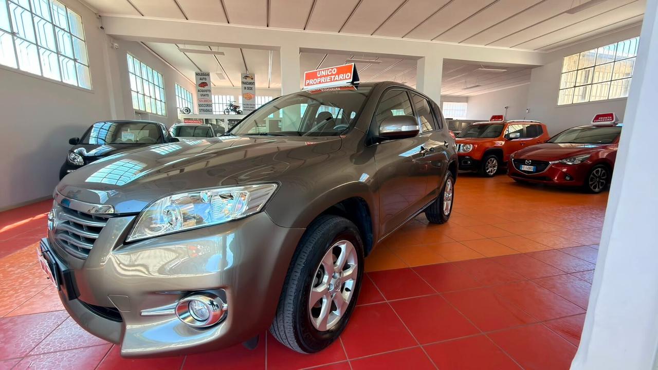 Toyota RAV 4 RAV4 Crossover 2.0 Exclusive