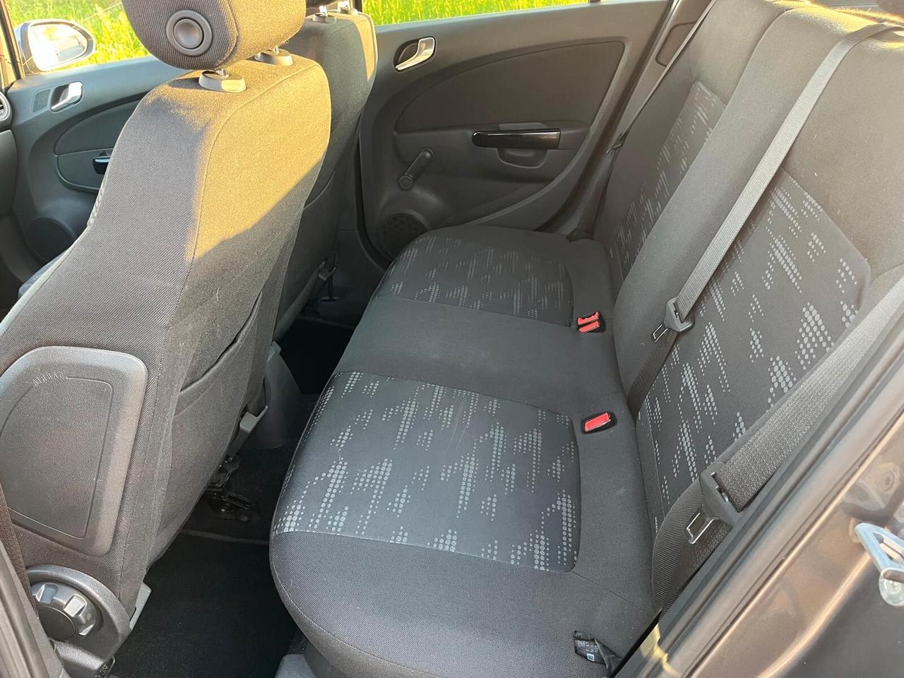 Opel Corsa 1.2 5 porte Club