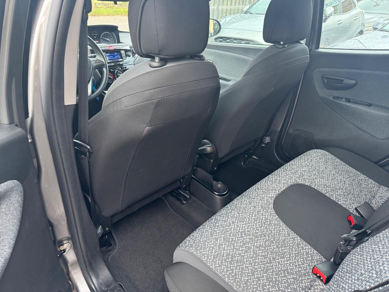 Lancia Ypsilon 1.0 FireFly 5 porte S&S Hybrid Silver Plus