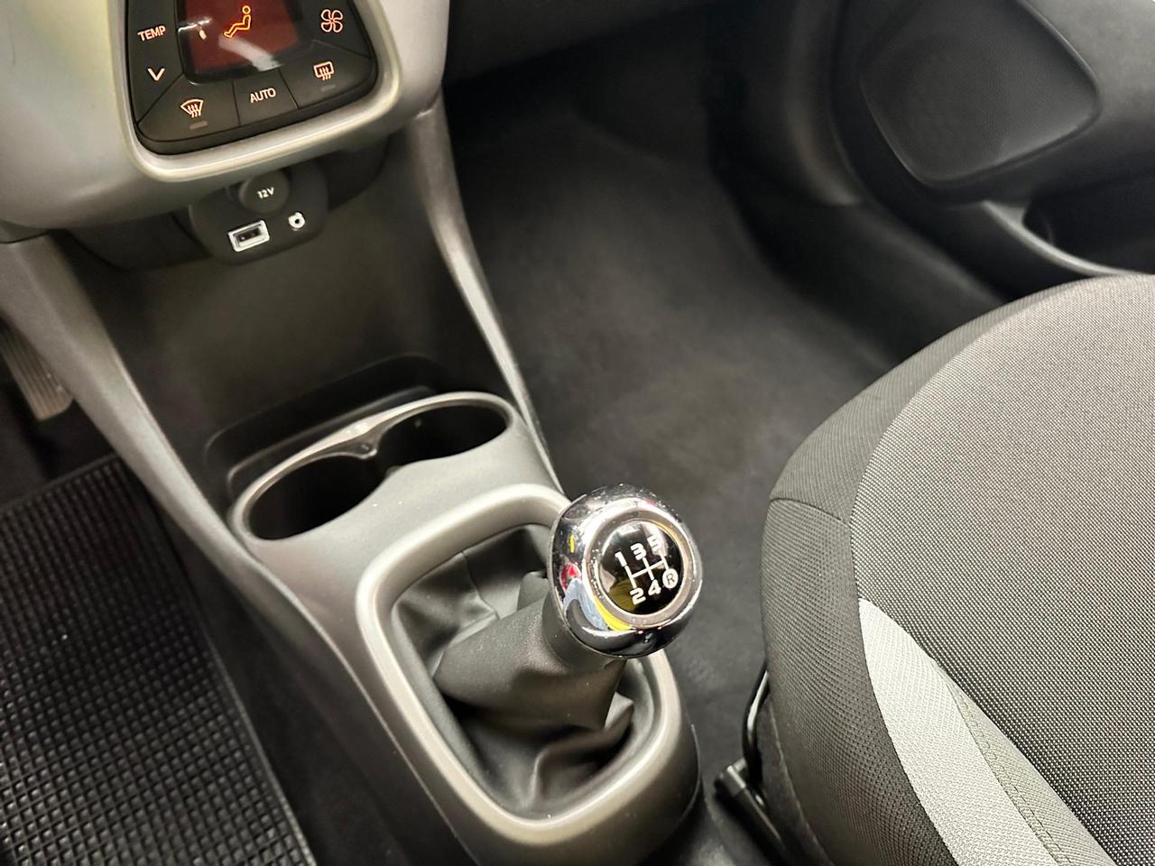 Toyota Aygo 5p 1.0 x-play my15