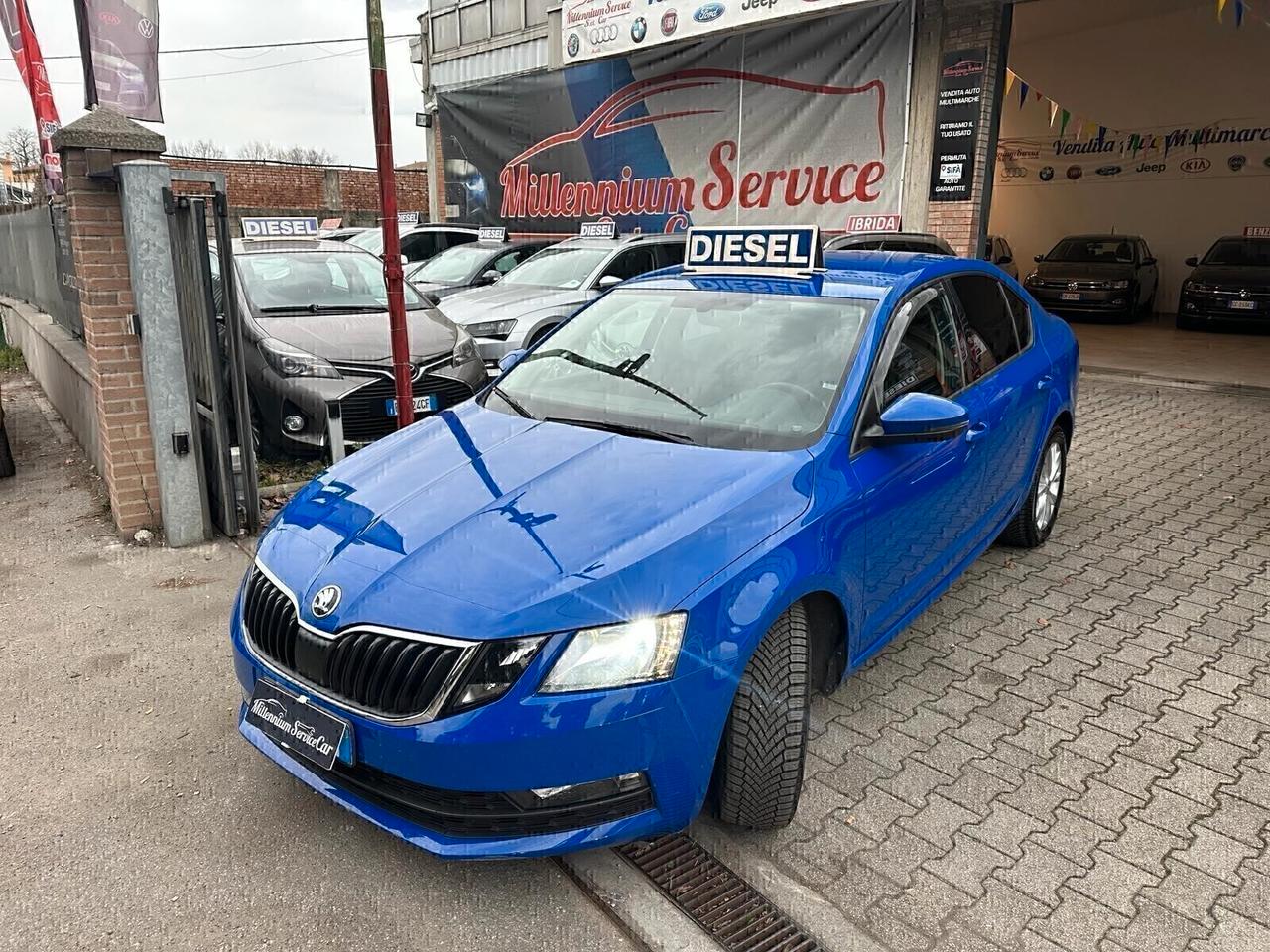 Skoda Octavia BERLINA 1.6 TDI | 115 CV | DSG | BLU METALLIZZATO |