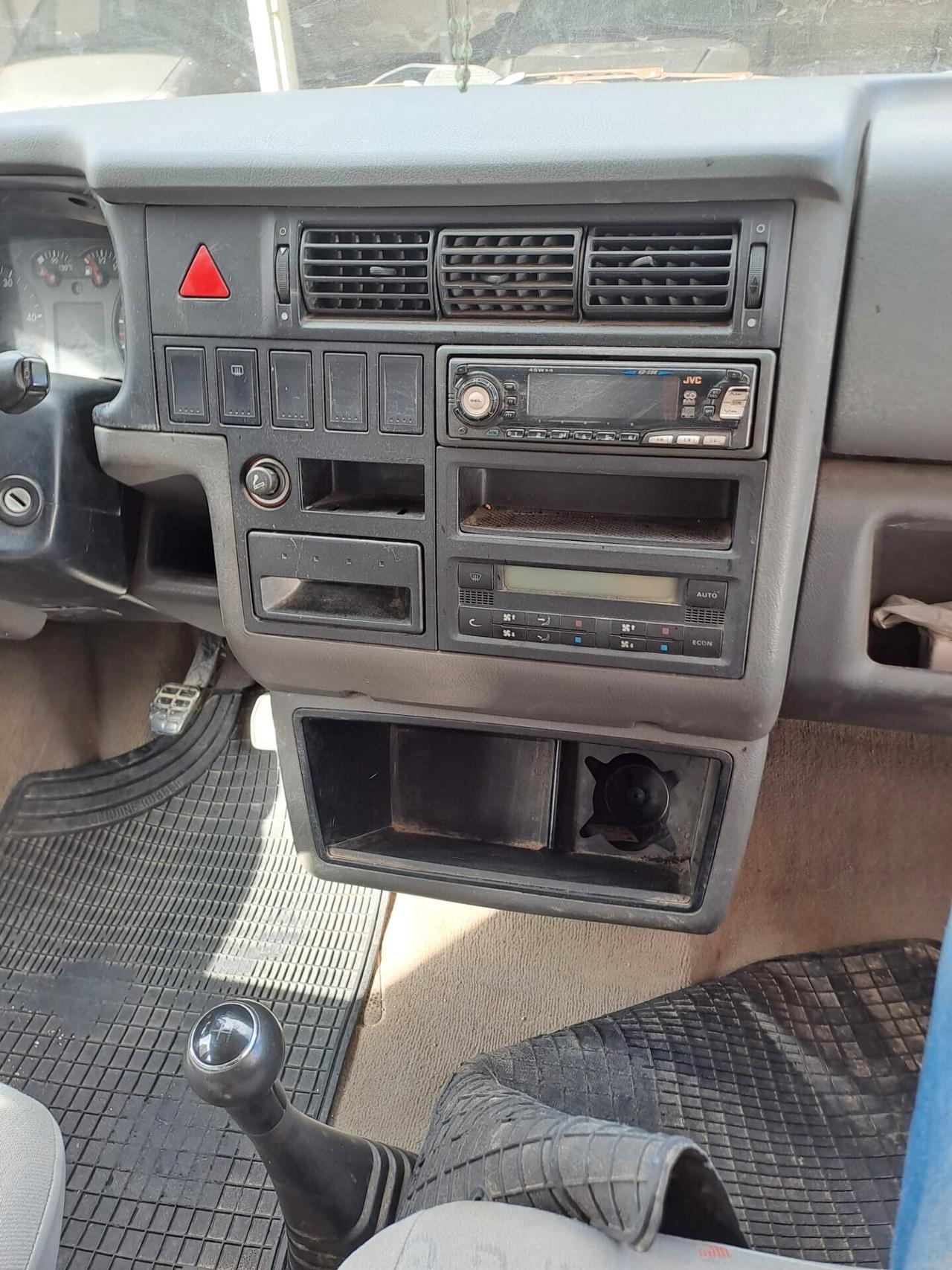 Volkswagen CARAVELLE 9 POSTI