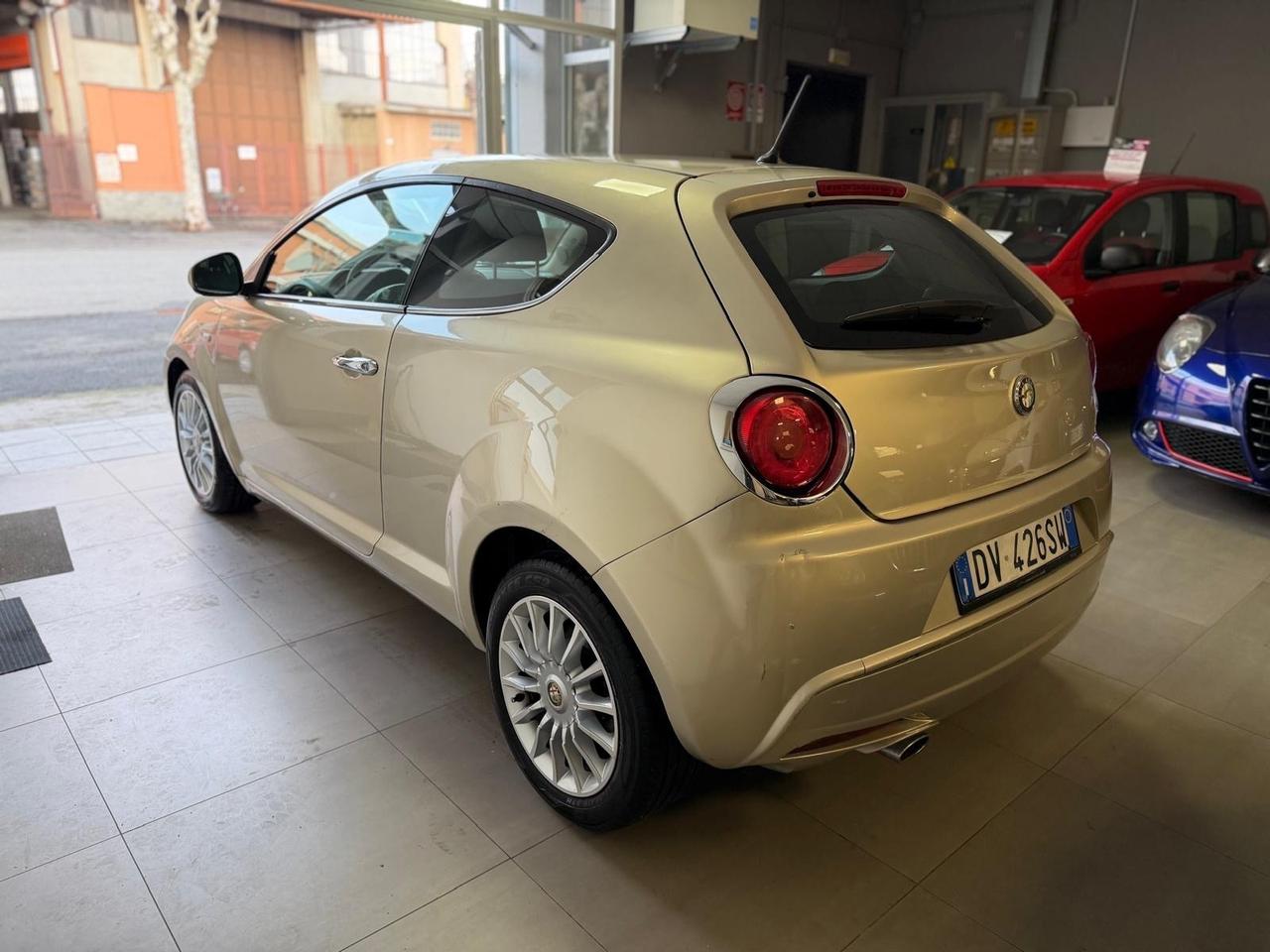 Alfa Romeo MiTo 1.6 JTDm 16V Distinctive Sport Pack
