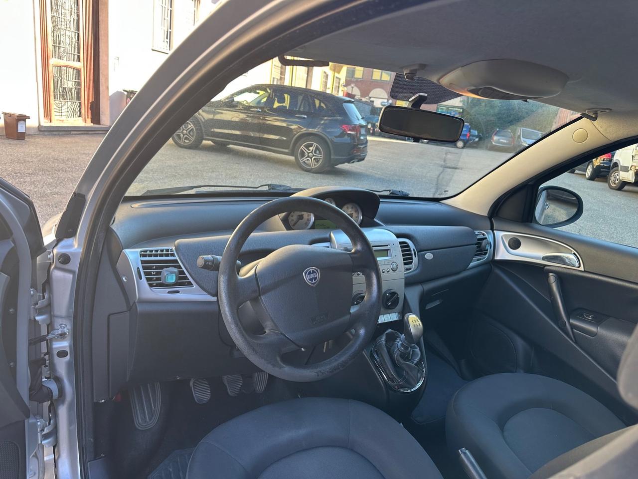 Lancia Ypsilon 1.2 69 CV pochi km clima