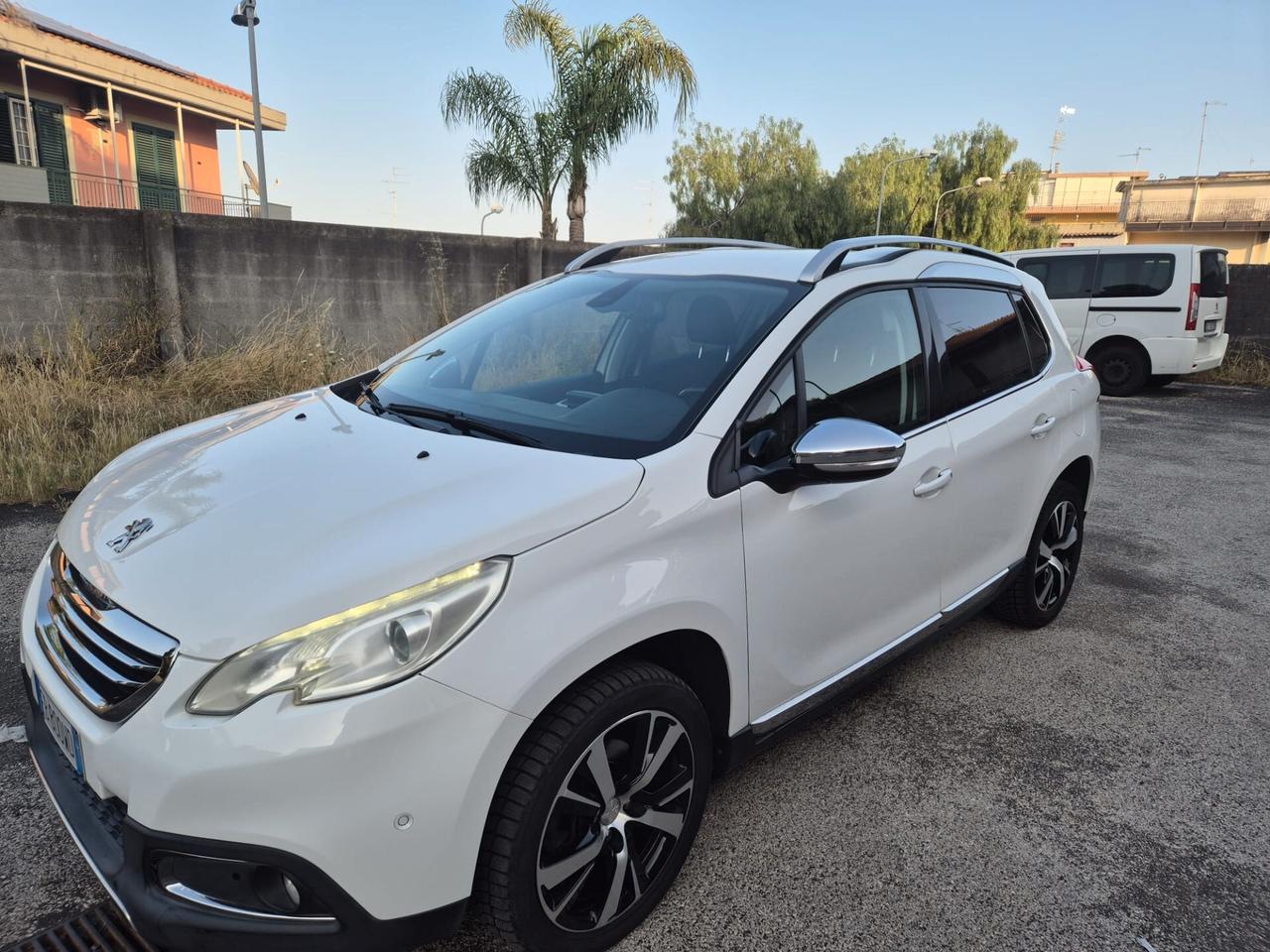 Peugeot 2008 1.6 BlueHDi 120 S&S Black Matt Navi