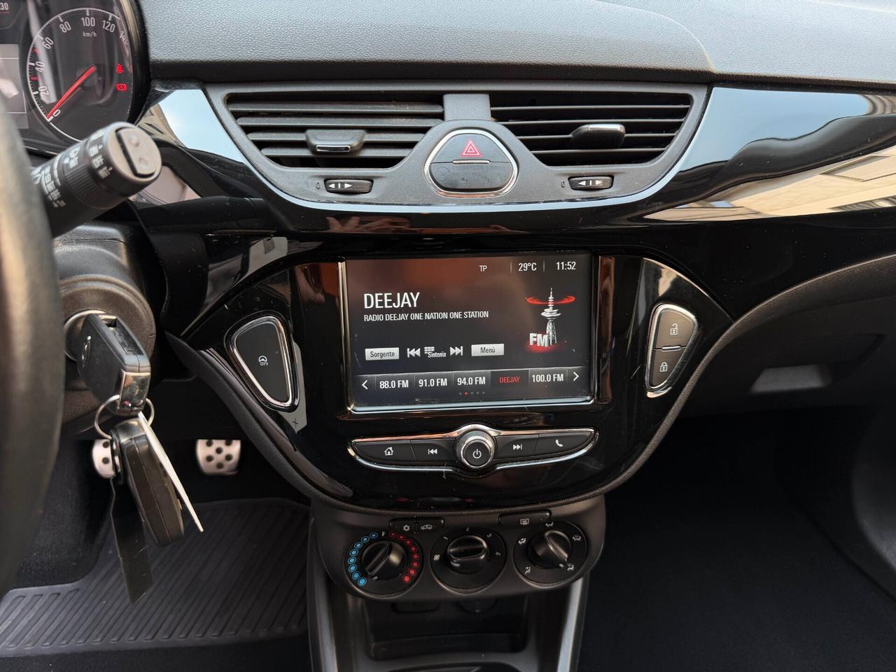Opel Corsa 1.2 5 porte NEOPATENTATI