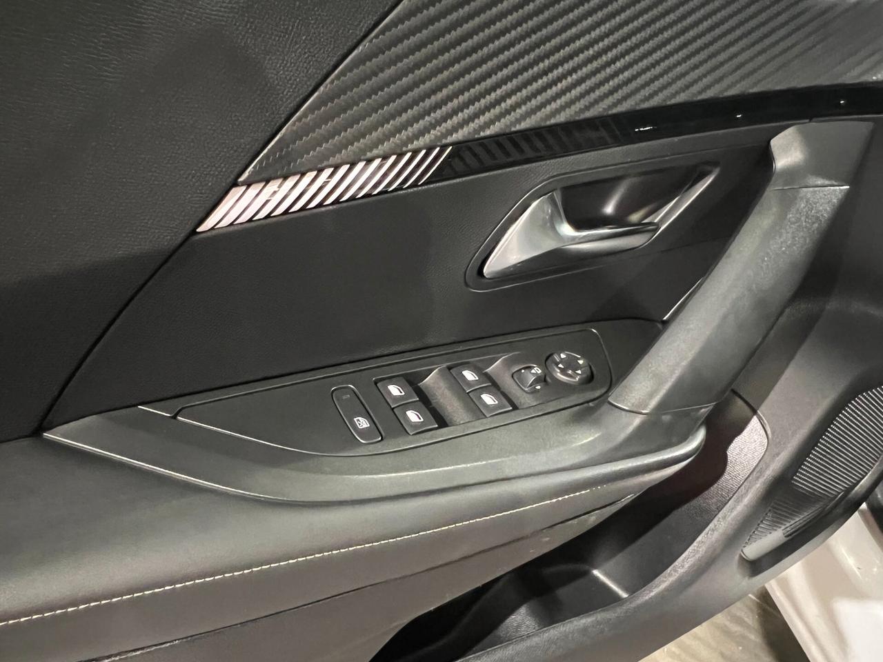 Peugeot 2008 BlueHDi 130 S&S EAT8 Allure