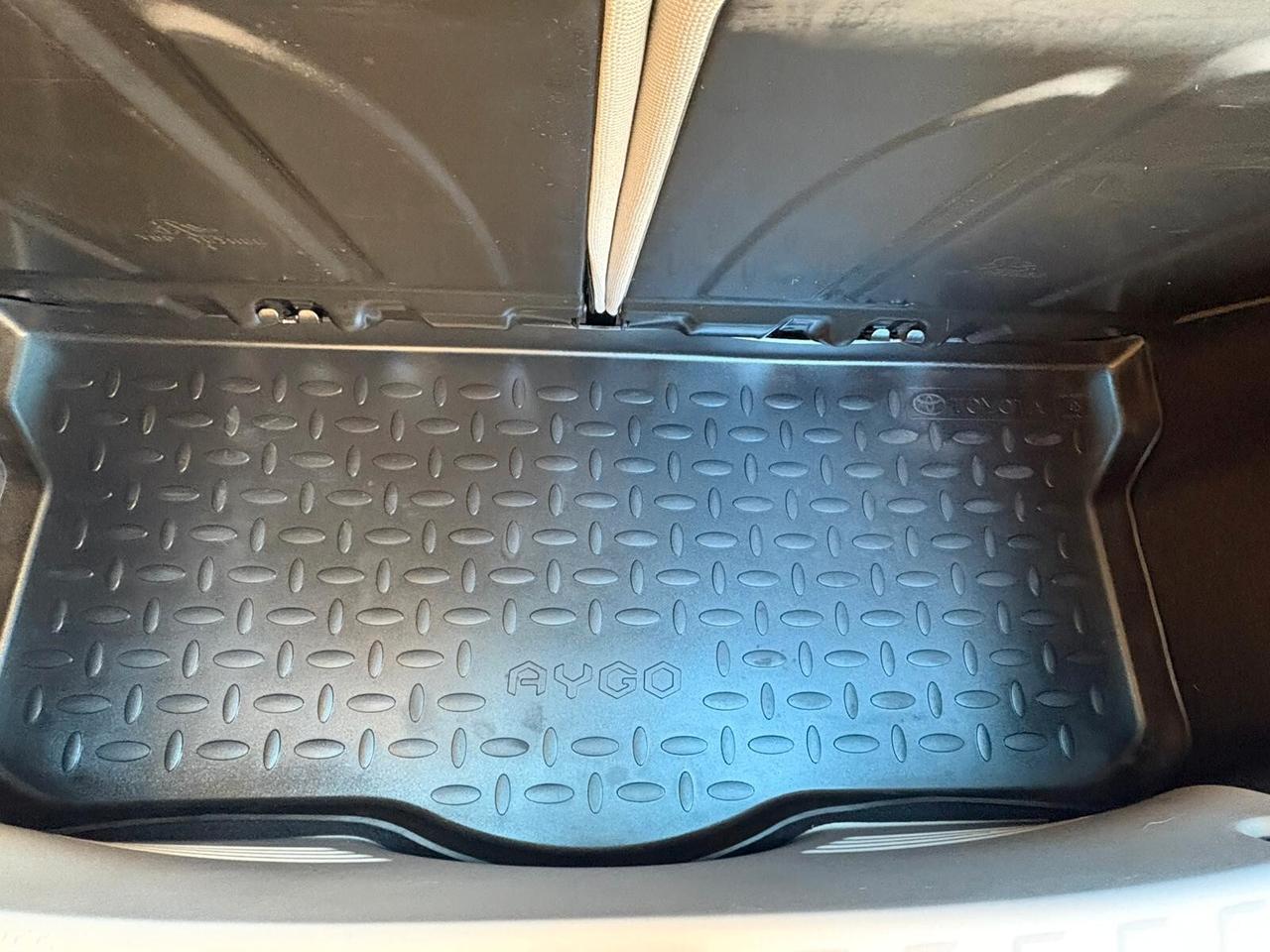 Toyota Aygo 1.0 VVT-i 69 CV 5 porte x-clusiv