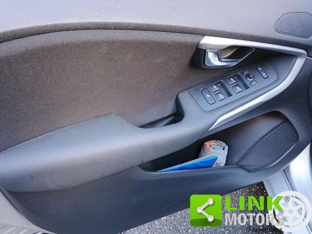 VOLVO V40 D2 1.6 Summum