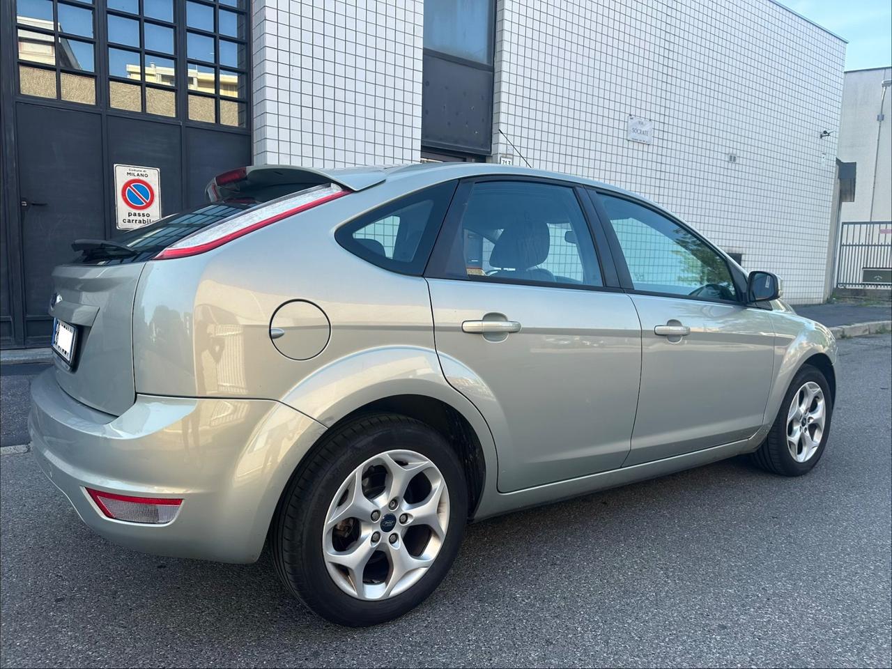 Ford Focus 1.6 (115CV) 5p. Bz.- GPL Ikon