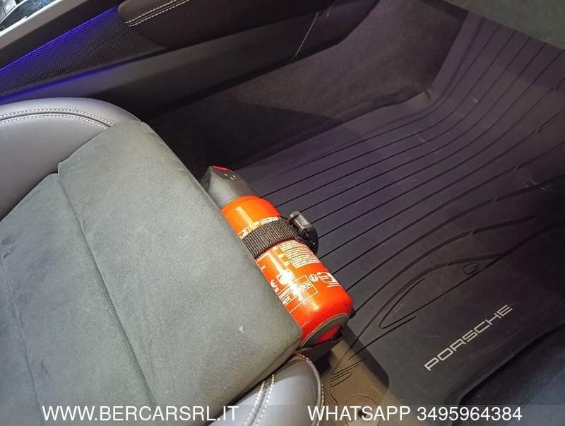 Porsche 911 Carrera 4 GTS