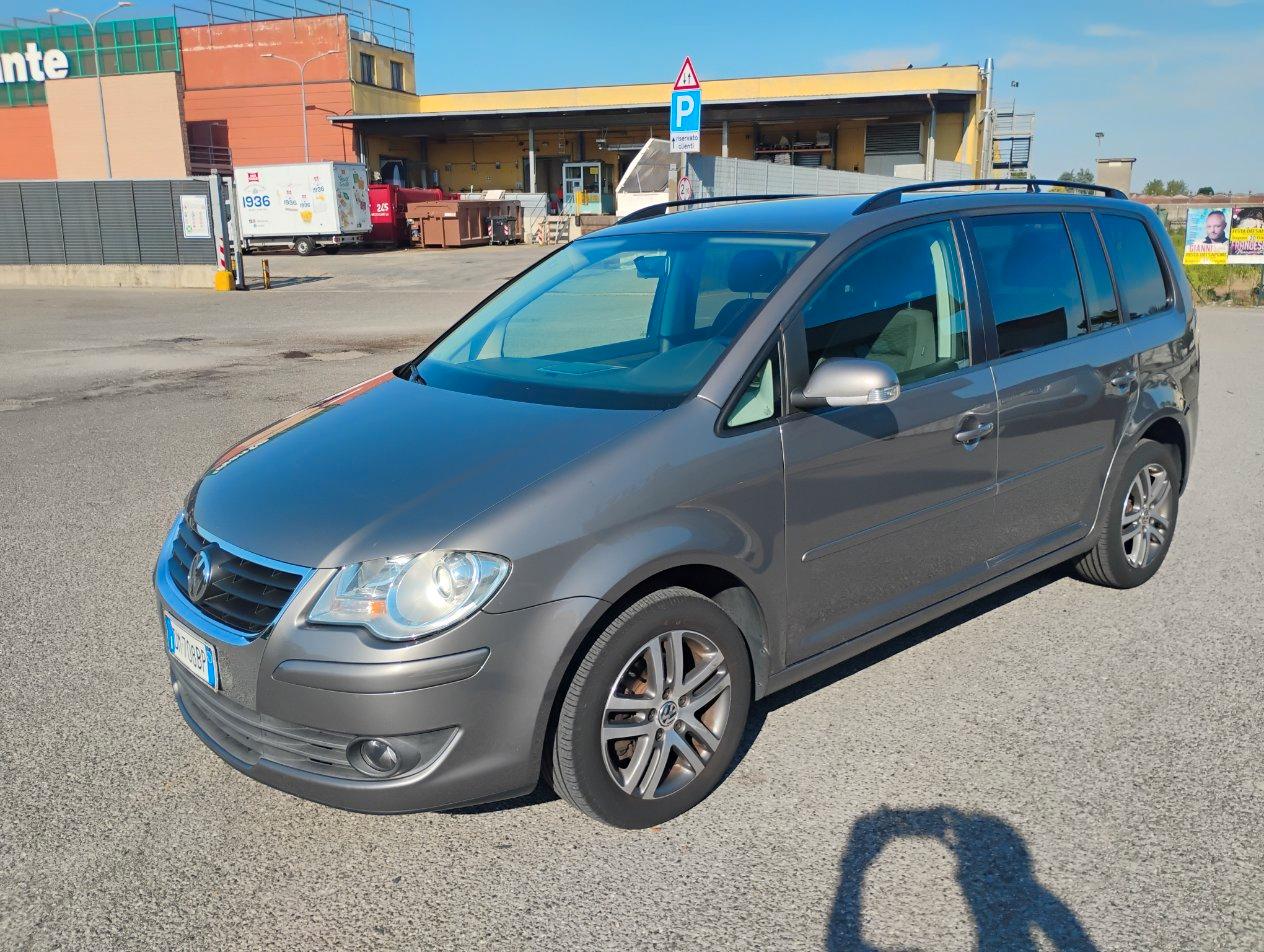Volkswagen Touran 2.0 tdi Highline