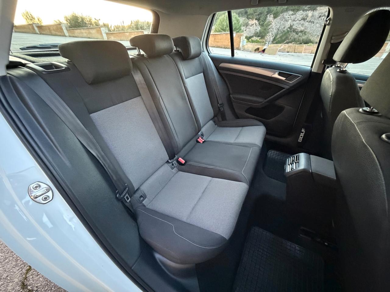 Volkswagen Golf/1.6 TDI 90CV/CAR PLAY/CERCHI 17"/NEOPATENTATI
