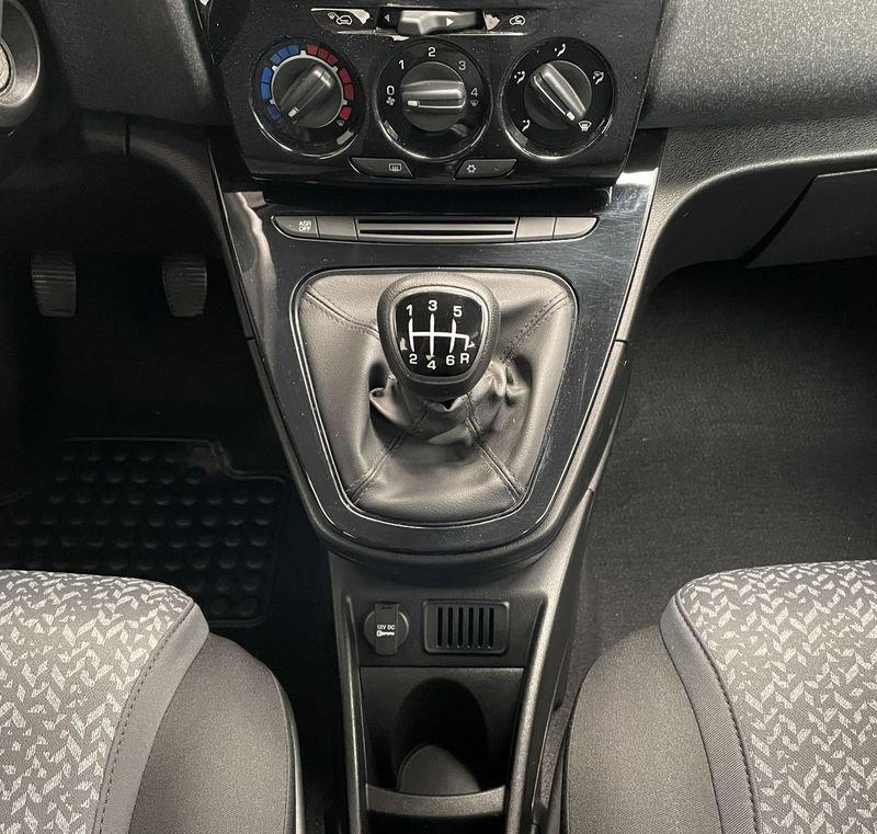 Lancia Ypsilon 1.0 FireFly 5 porte S&S Hybrid Silver