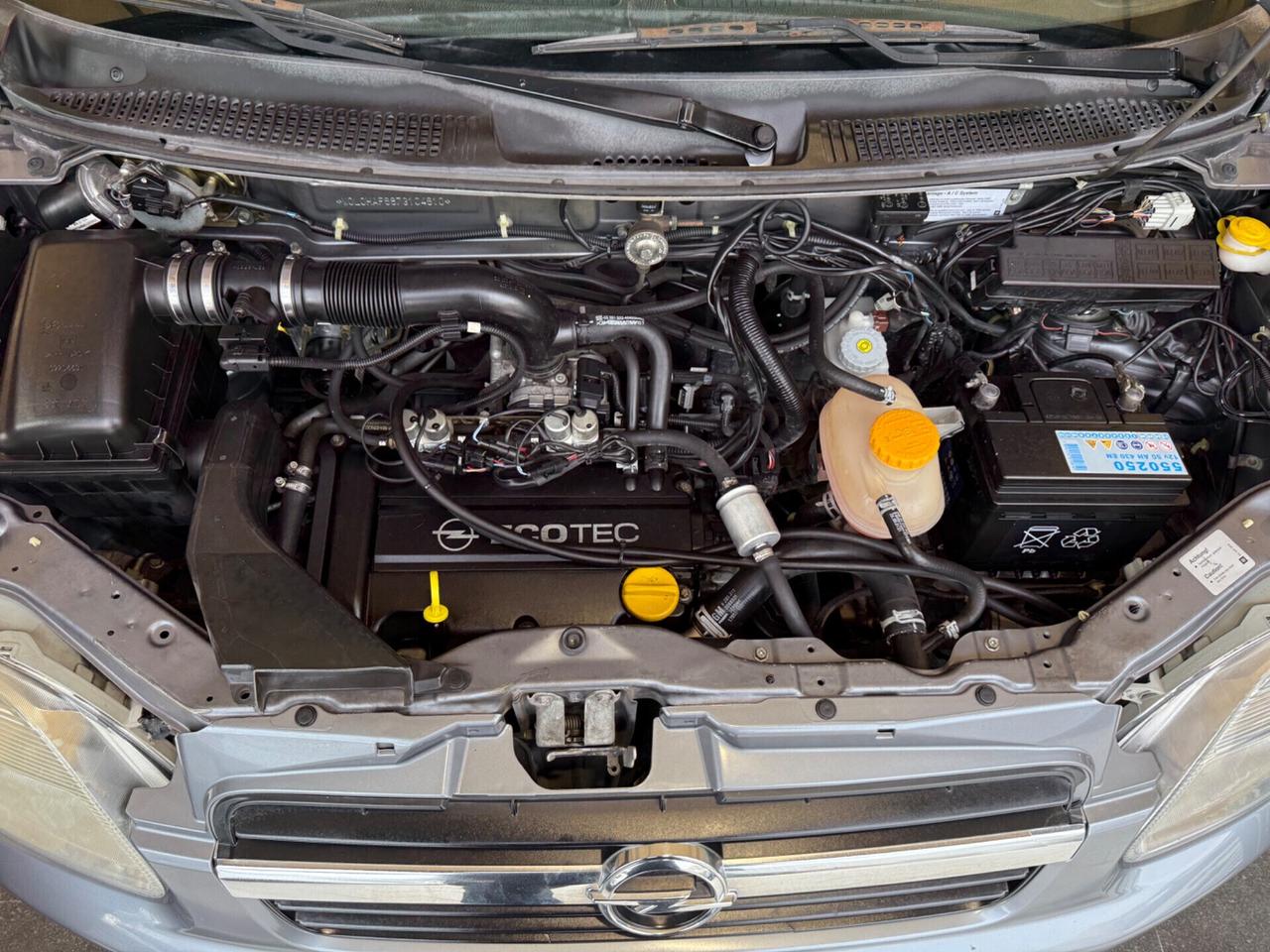Opel Agila 1.2 16V Enjoy
