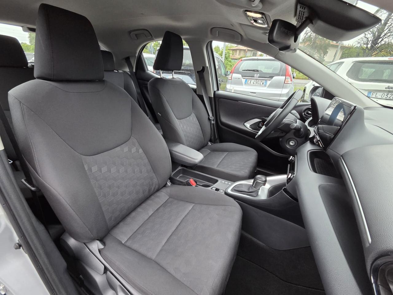 Toyota Yaris 1.5 Hybrid 5 porte Active FULL-HYBRID *NEOPATENTATO*