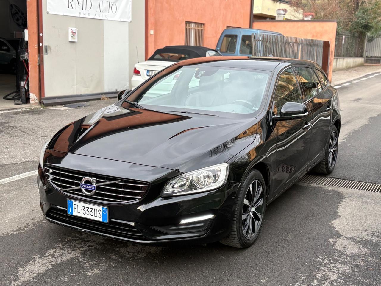 Volvo V60 Geartronic R-design EURO 6B