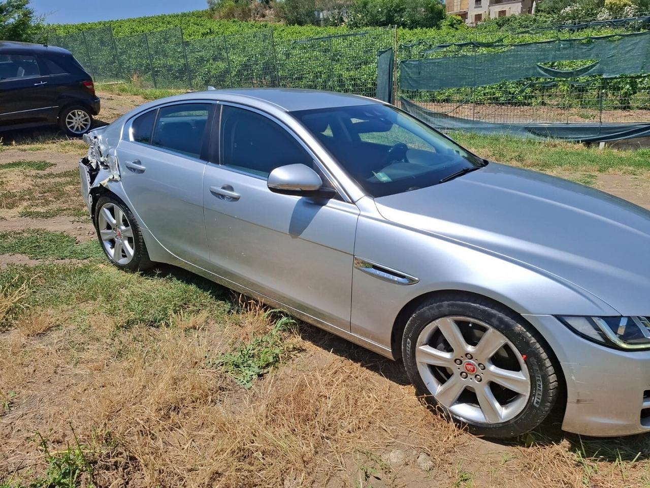JAGUAR XE 2.0 D TURBO SINISTRATA MARCIANTE
