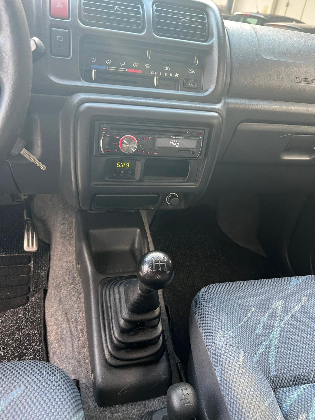 Suzuki Jimny 1.3i 4WD JLX