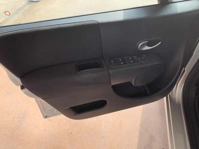 RENAULT Grand Modus 1.2 16V OK DISTRIBUZIONE OK NEOP 1 PROPRIETARIO