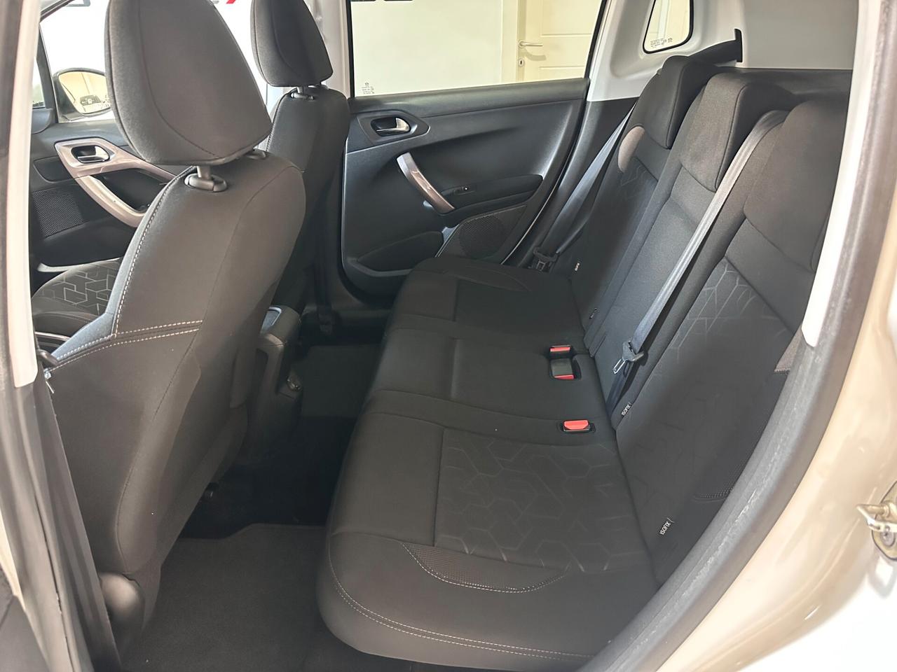 Peugeot 2008 1.4 HDi 68CV – FULL – UNICO PROP –