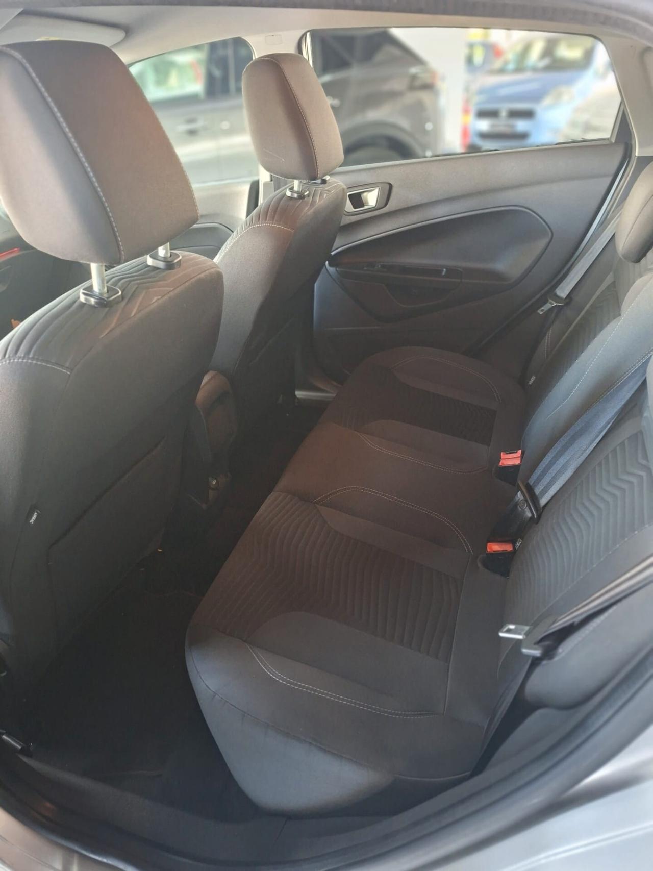 Ford Fiesta 1.5 TDCi 75CV 5 porte Titanium