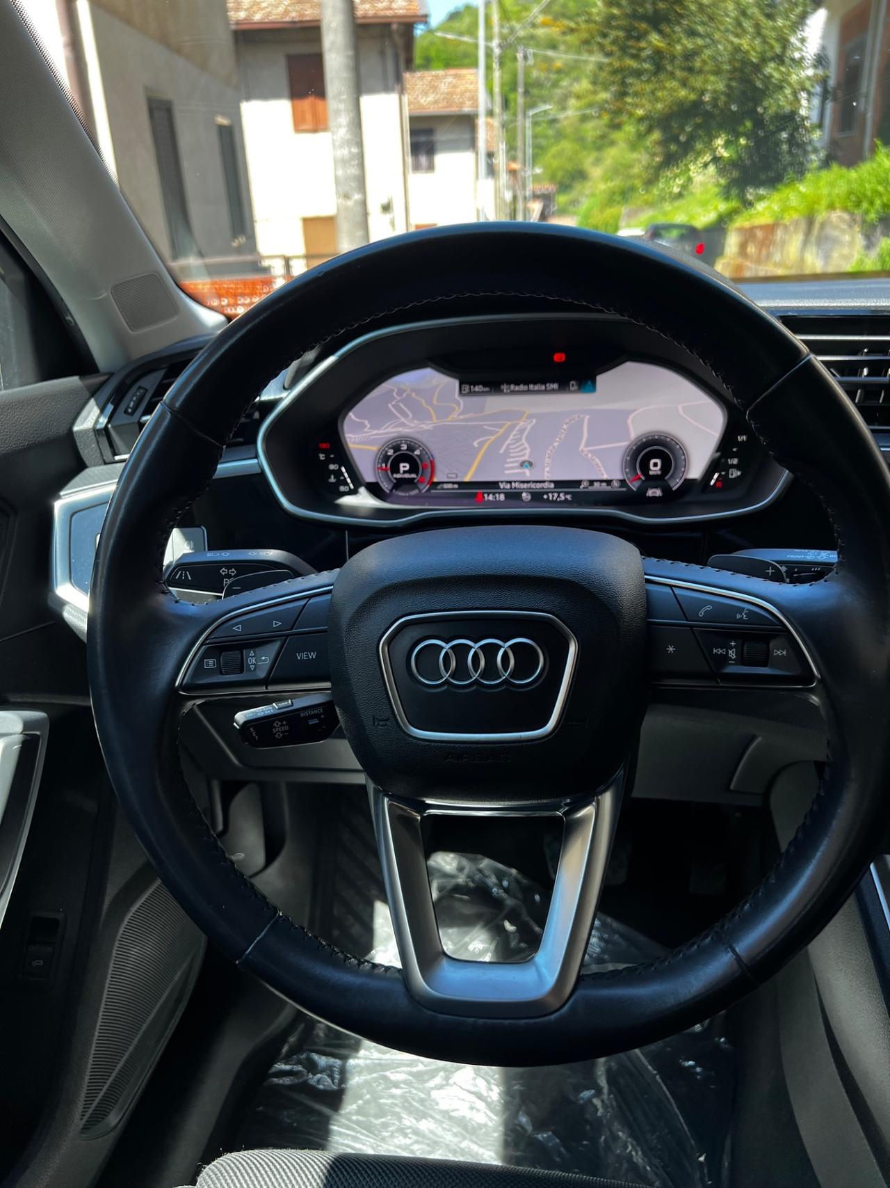 Audi Q3 SPB 35 TDI total black