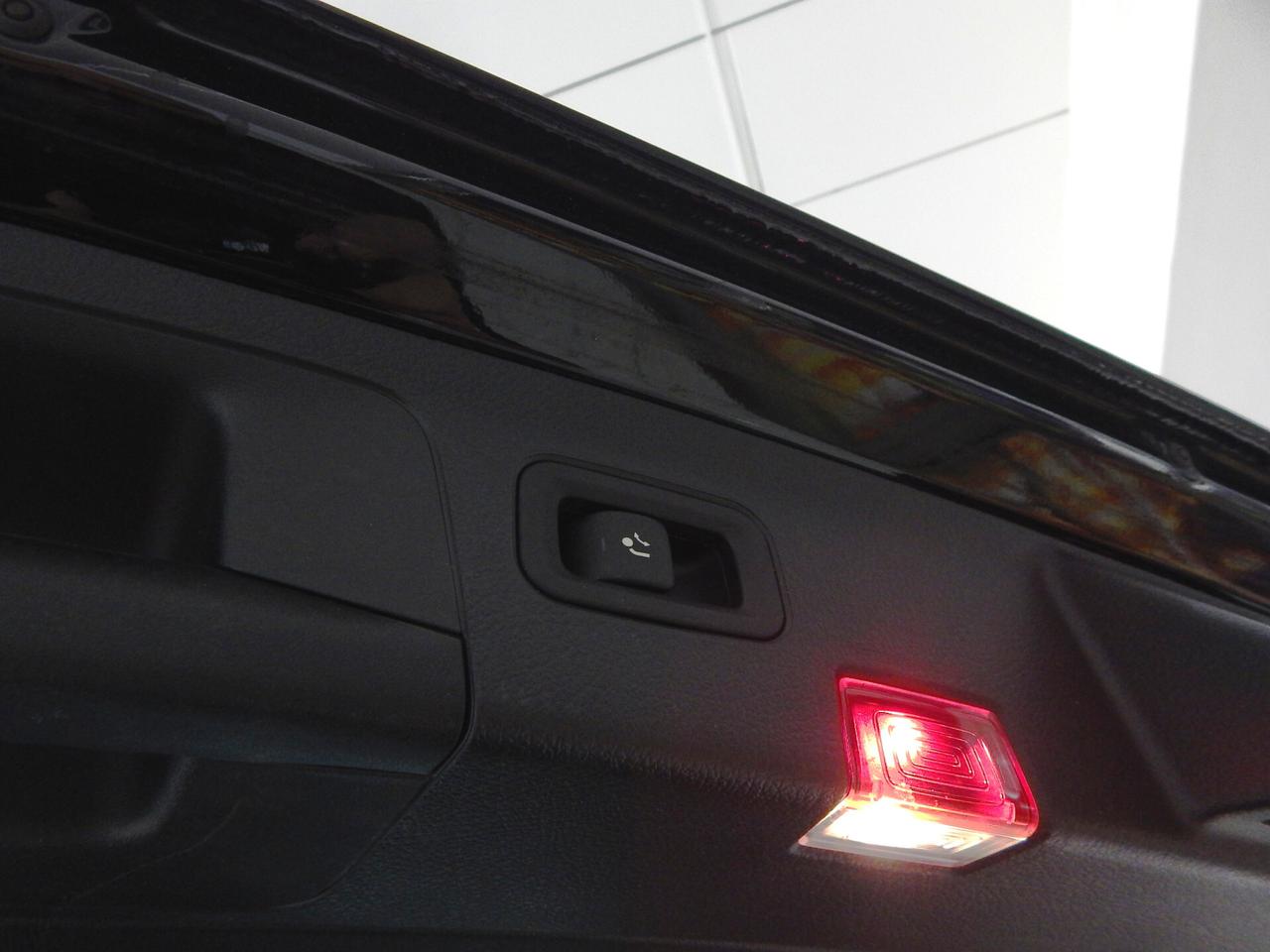 Mercedes-Benz A 180 d Sport Aut. TETTO-NAVI-PELLE-LED-XENON-KAMERA