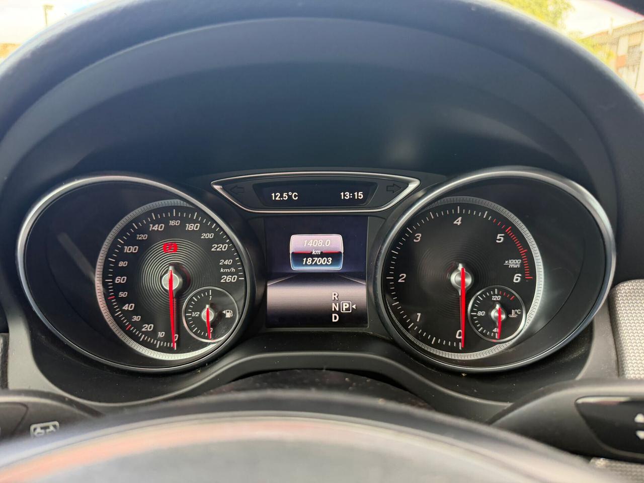 Mercedes-benz GLA 200D SPORT