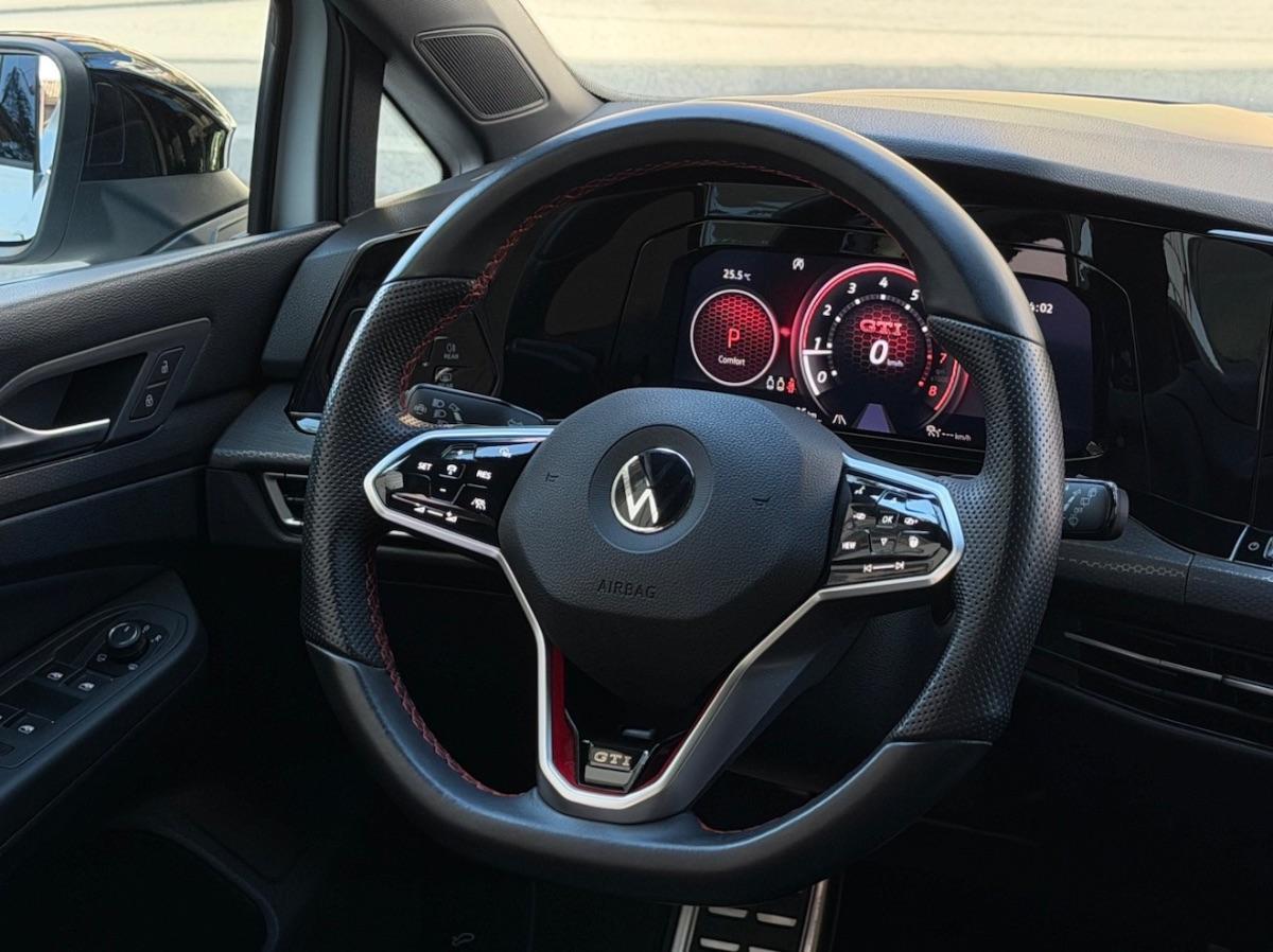 Volkswagen Golf 8 GTI 2.0 TSI 245CV