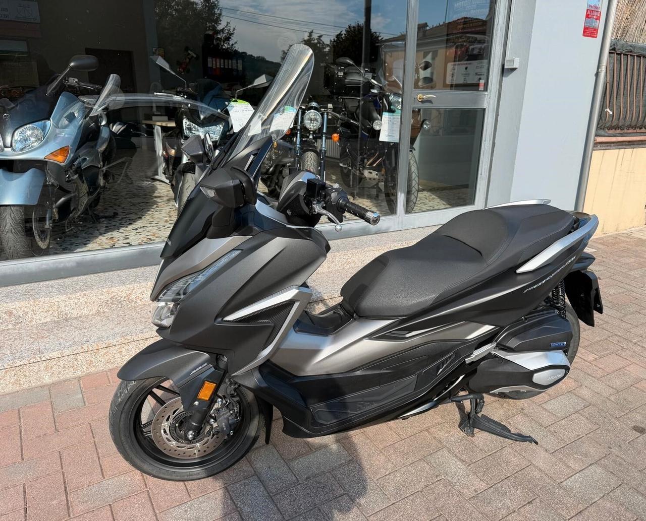 Honda Forza 350